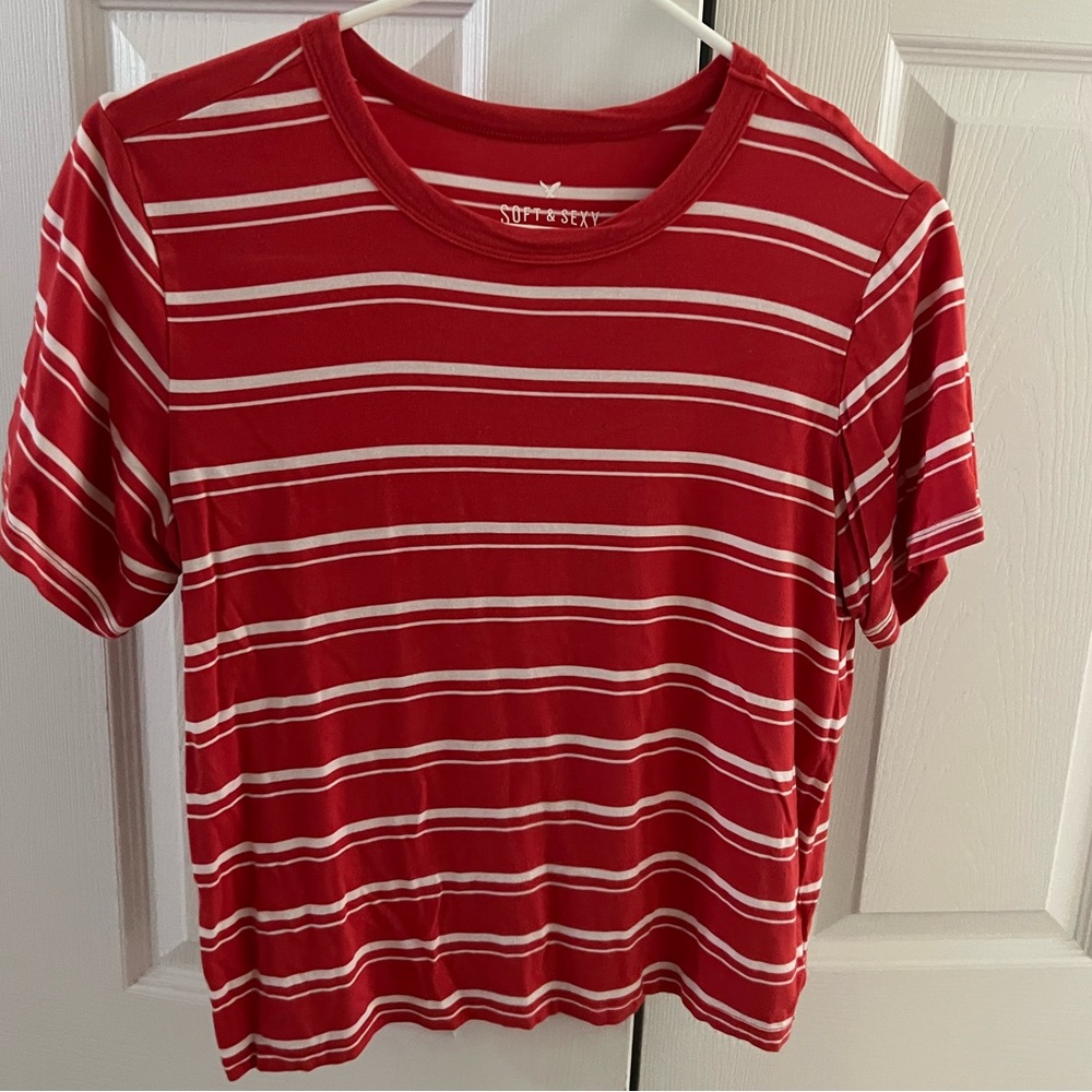 This is an American Eagle cropped shirt, only worn twice but looks brand new!